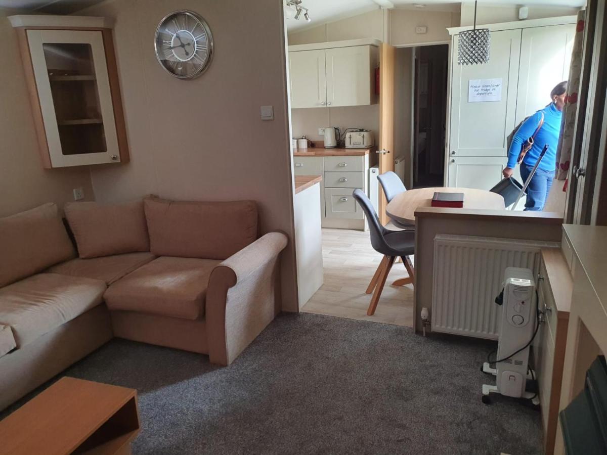 Stunning 3-Bed Caravan In Clacton-On-Sea Exterior foto