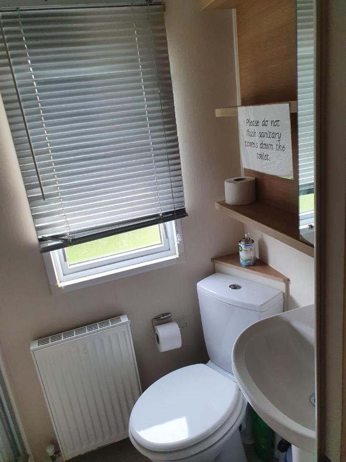Stunning 3-Bed Caravan In Clacton-On-Sea Exterior foto
