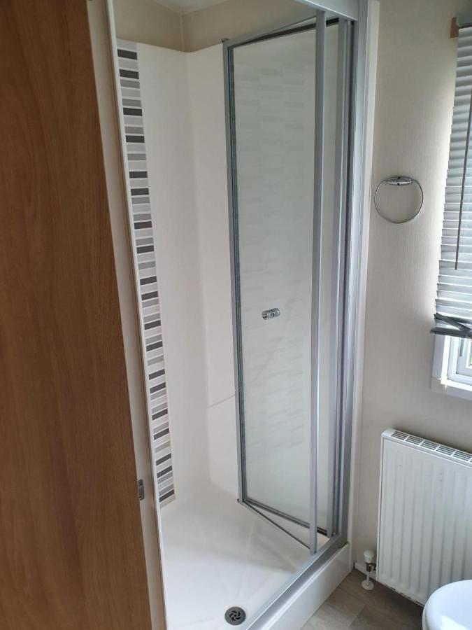 Stunning 3-Bed Caravan In Clacton-On-Sea Exterior foto